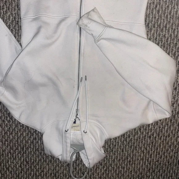 SWEATSHIRT HOODIE CREWNECK PLS READ CAPTION Brandy Melville Nike Abercrombie ZAR - Picture 16 of 16